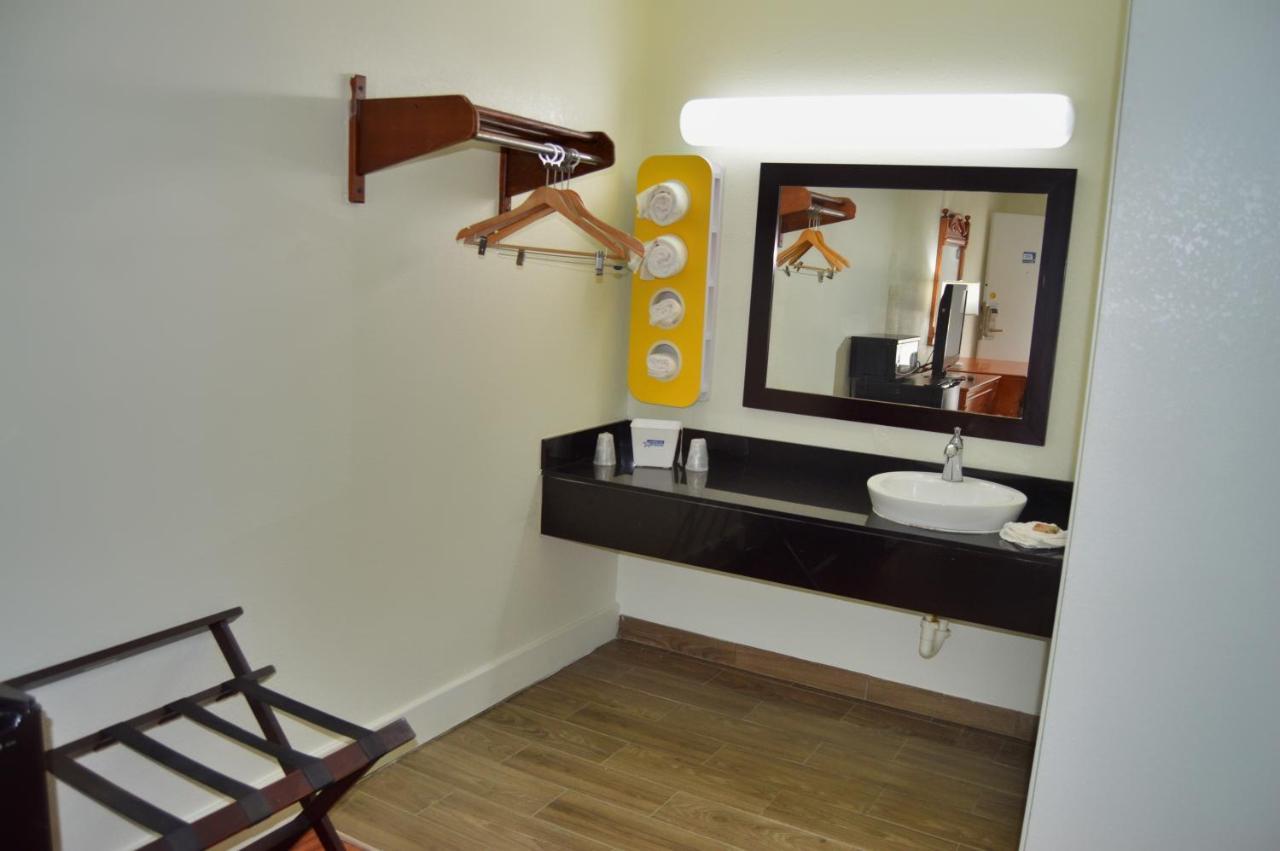 Americas Best Value Inn Hardeeville Exterior foto