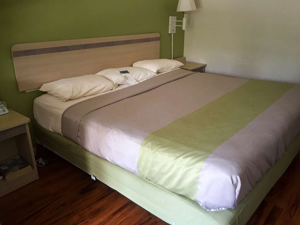 Americas Best Value Inn Hardeeville Habitación foto